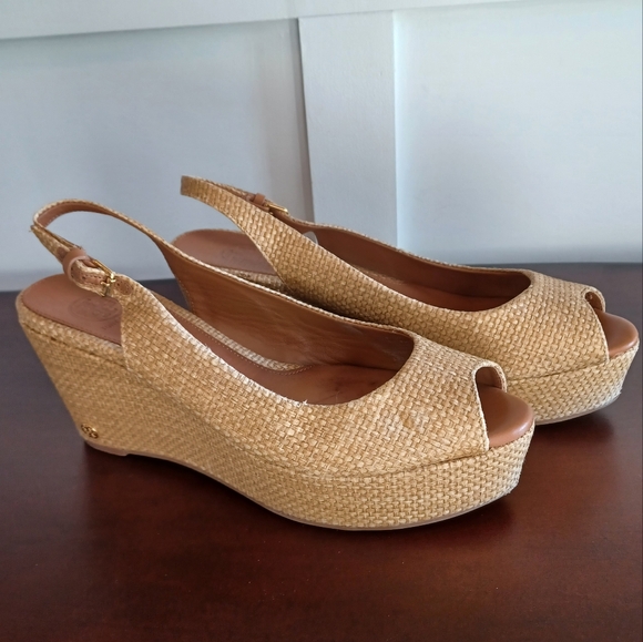 Tory Burch Rosalind Rafia Peep Toe Woven Tan Wedge Sandals - Picture 1 of 11